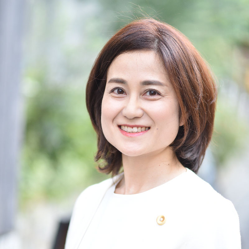 プロフィール写真：弁護士 柴山育子